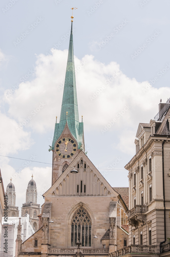 Zürich, Fraumünster, Grossmünster, Kirche, Altstadt, Stadt, Altstadthäuser, Gassen, Stadtrundgang, Sommer, See, Schweiz