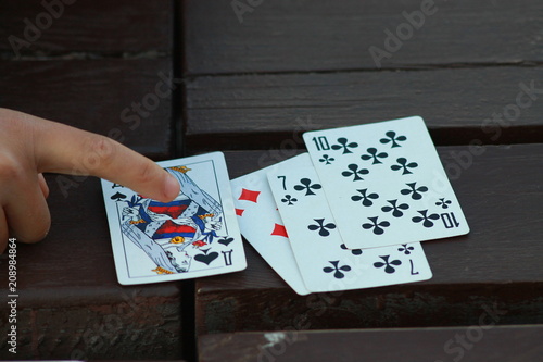 Игральные карты с рукой