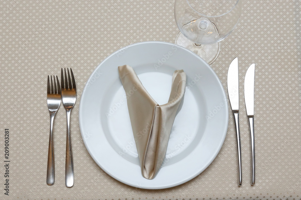 the table setting in restaurant close up the table setting in restaurant close up