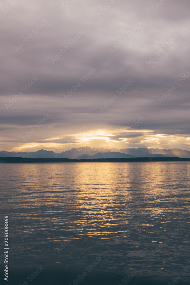Fototapeta premium Mountain Sunset