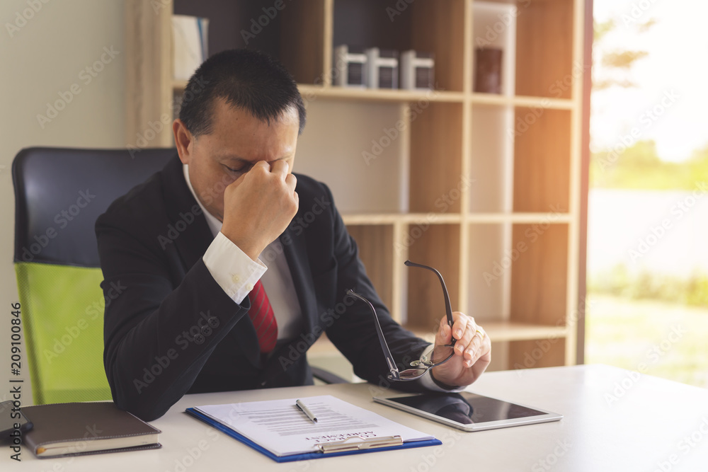 Board of Directors feeling strain when reading the business report. Board of Directors feeling strain when reading the business report.