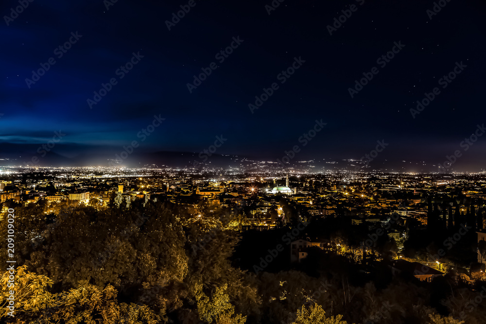 Fototapeta premium Città di Vicenza di notte