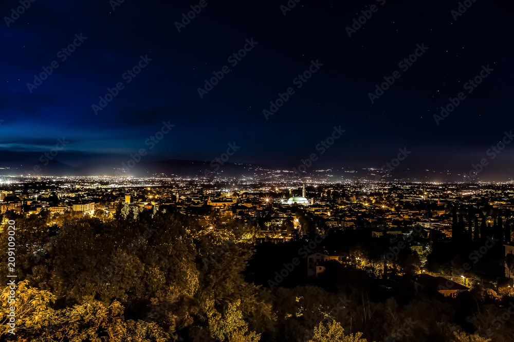 Città di Vicenza di notte
