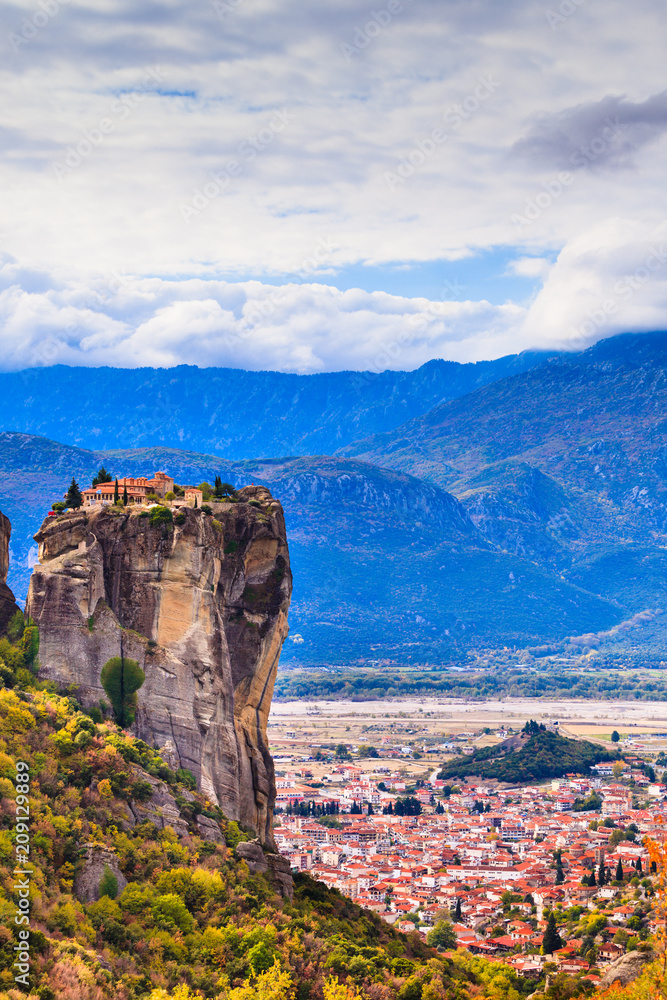 Naklejka premium Monastery of the Holy Trinity i in Meteora, Greece