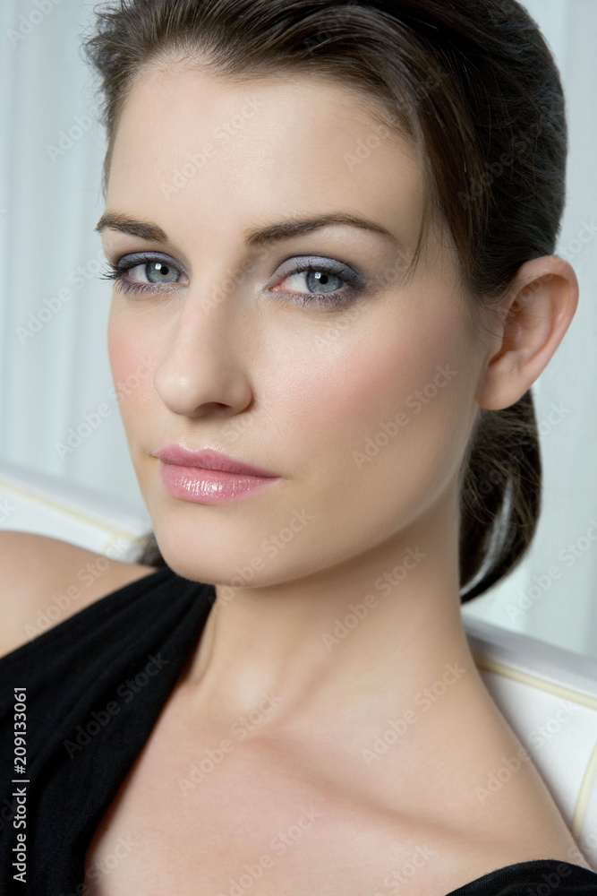 Naklejka premium Model Beauty Stylish Makeup Portrait