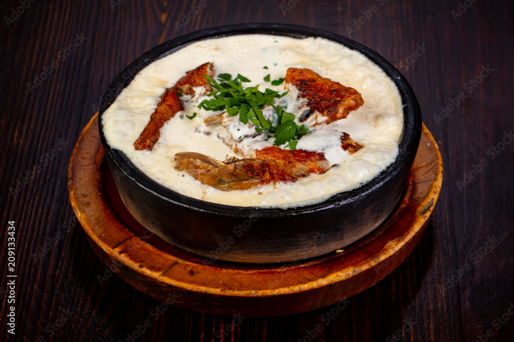Roasted chicken in cream sauce Roasted chicken in cream sauce