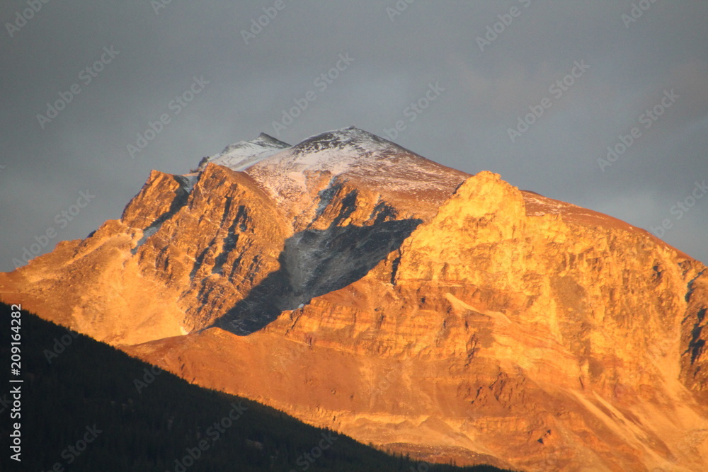 Plakat Sunset On Mount Tekarra, Jasper National Park, Alberta