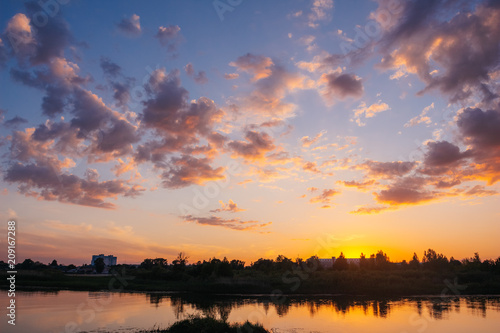 Sunset over the horizon on the river © Zayne C.