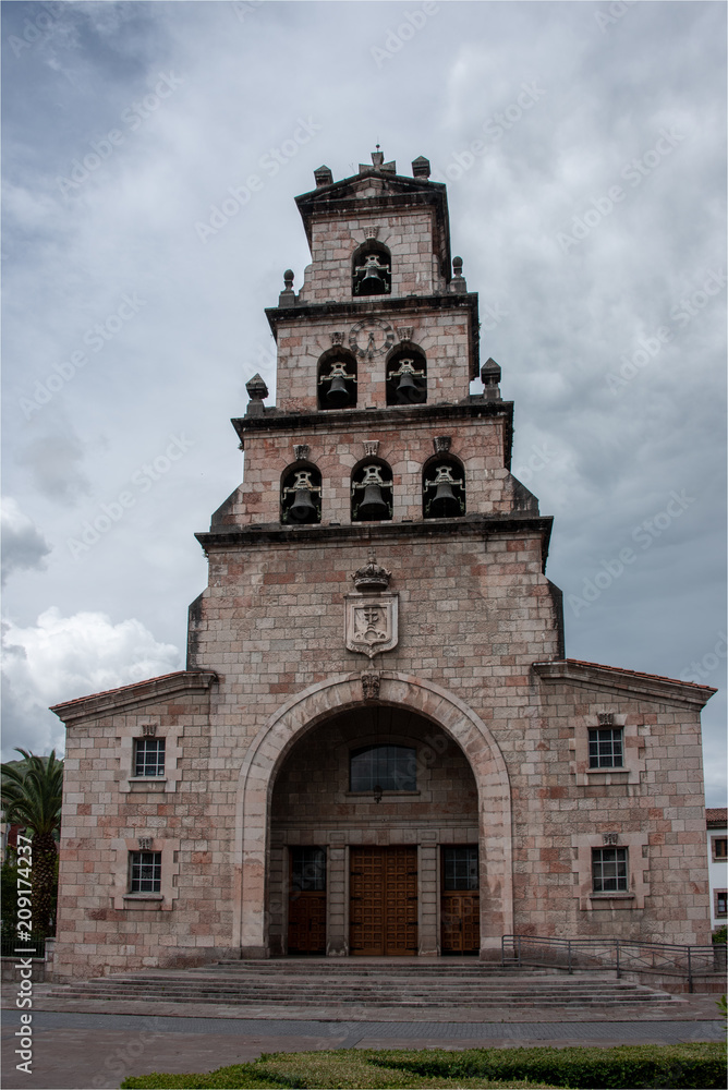 église à Cangas de Onis dans le nord de l'Espagne