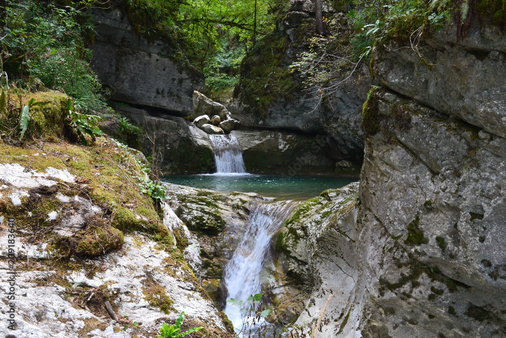 Cascades du Vercors, cascade blanche de Saint Eulalile en Royans, Pont