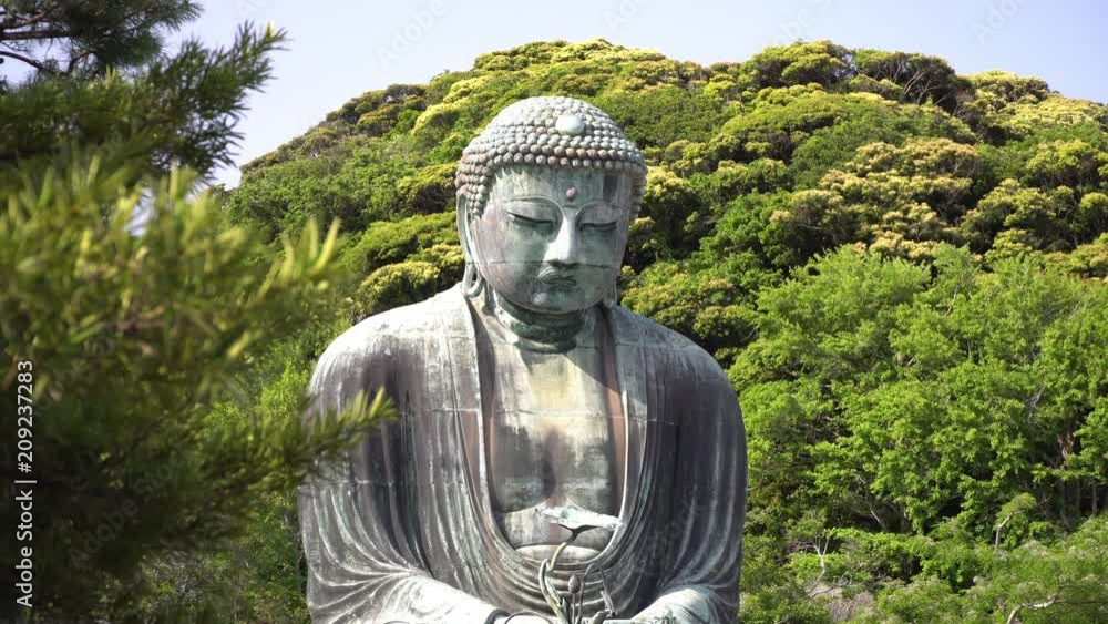 giant Buddha in Kamakura, vertical slider shot giant Buddha in Kamakura, vertical slider shot