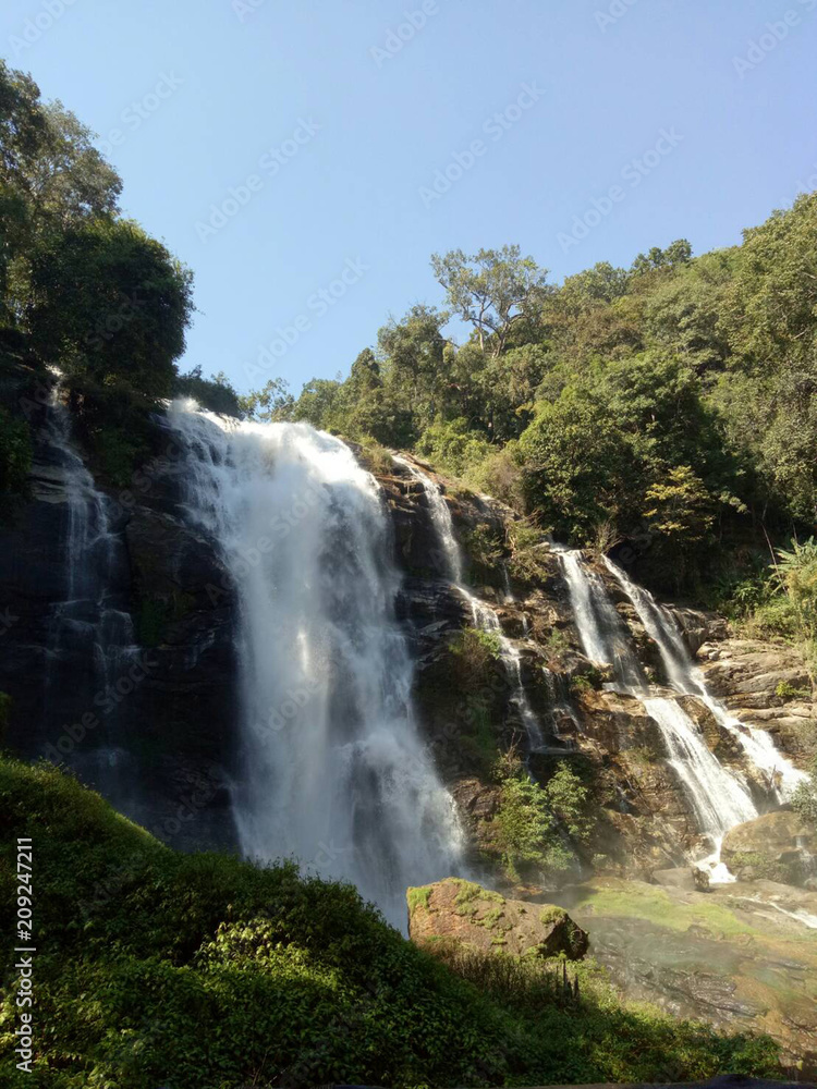 Obraz premium Wachiratharn Waterfall