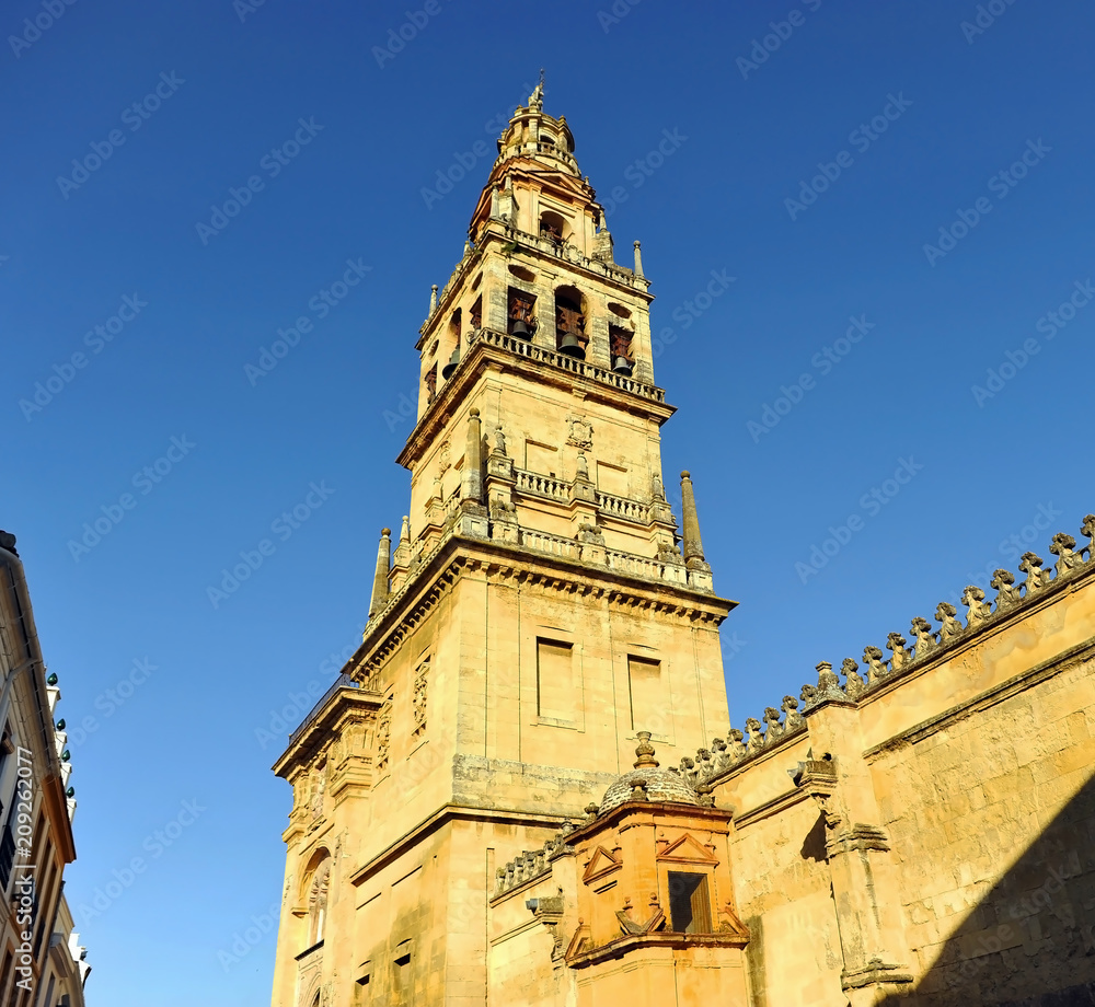Minarete campanario de la Mezquita Catedral de Córdoba, Andalucía, España
