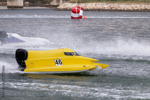 fast powerboat racing