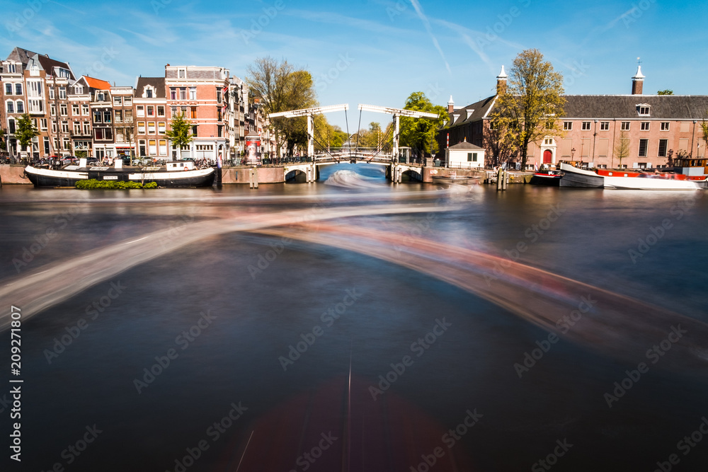 silhouetten der Boote in Amsterdam