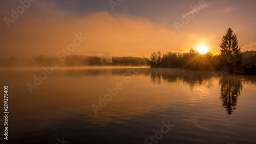 Nebel an einem See © R.Bitzer Photography