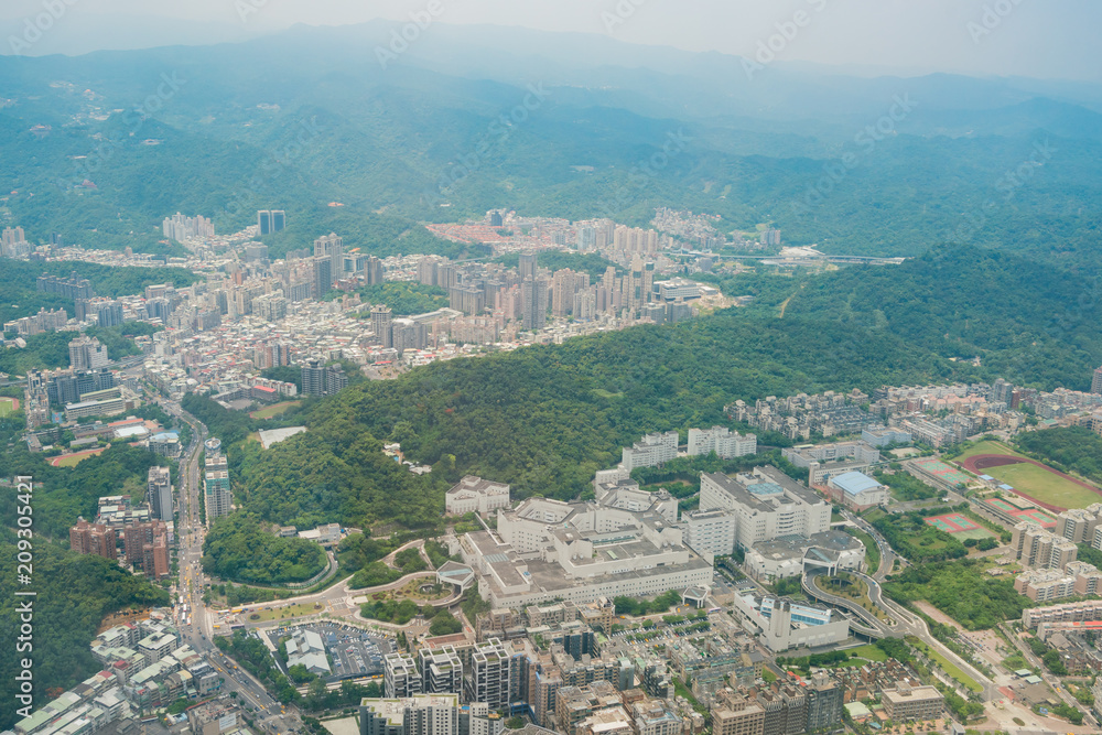 Fototapeta premium Aerial view of the beautiful Taipei City