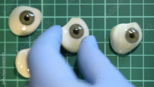 polishing of the eye prosthesis