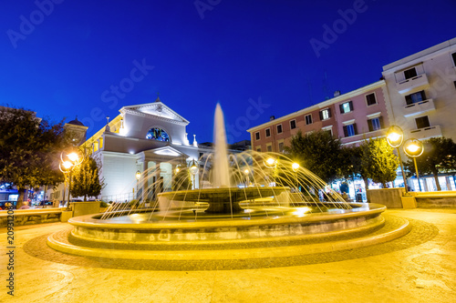 Obraz na plátně City center of Anzio by night