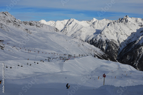 Snowmountains and glaciers for perfect sking and snowboarding n Sölden, Tyrol, Austria