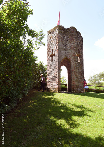 Ruines Château de Castela  St Sulpice La Pointe Tarn photo