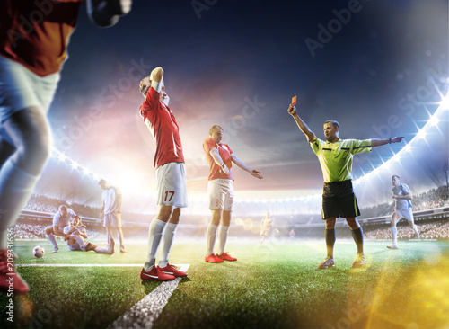 Фотография Soccer referee showing a red card