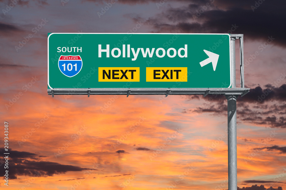 Fototapeta premium Hollywood Route 101 Freeway Next Exit Sign z Sunset Sky