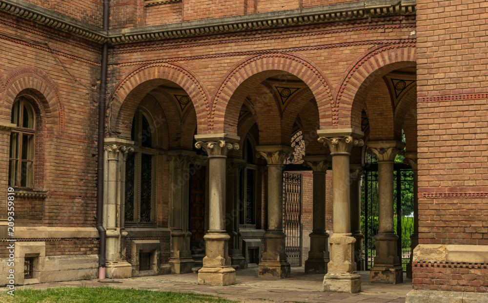 Obraz premium Ancient University and Orthodox Church in the city of Chernivtsi, Ukraine