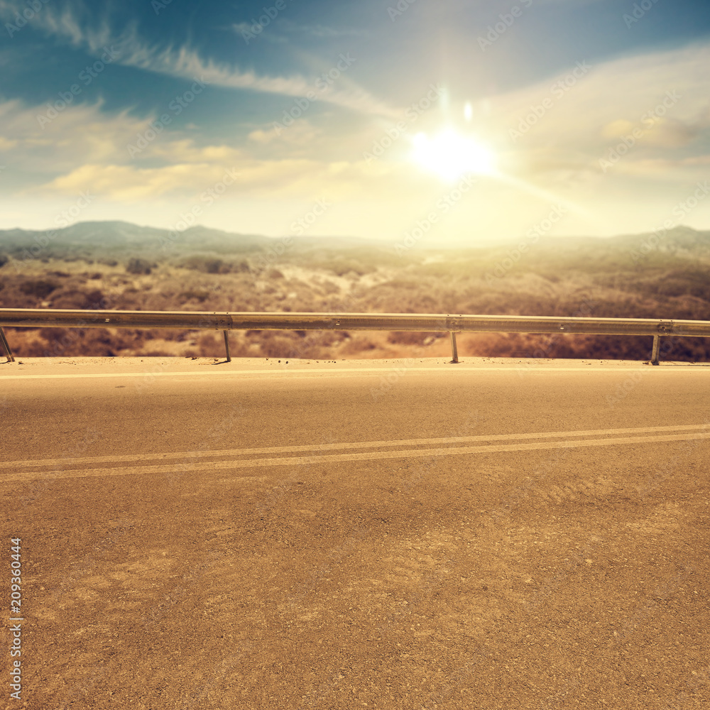 Naklejka premium summer road and free space for your decoration. 