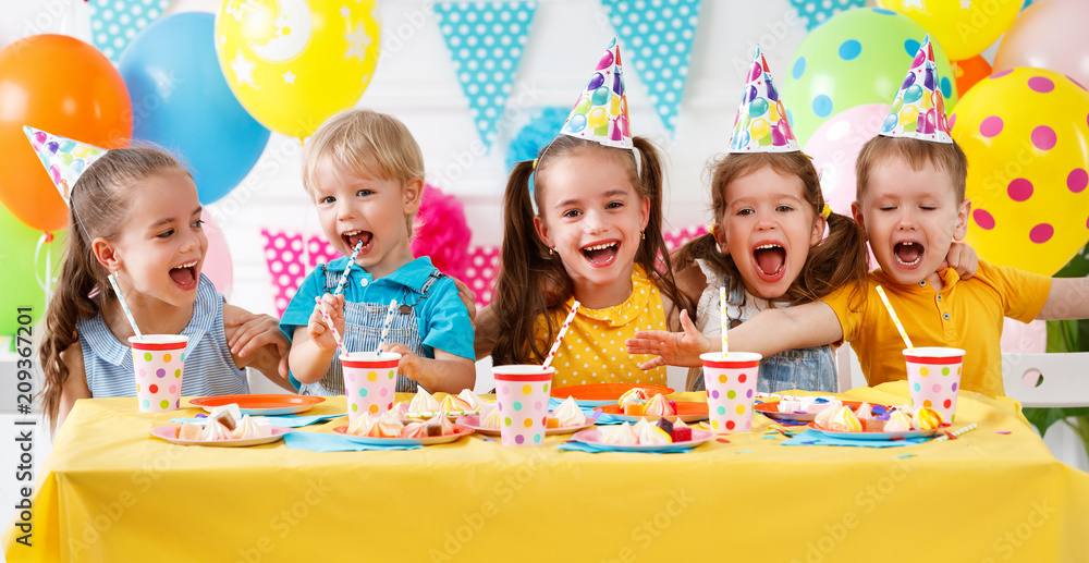 Fototapeta premium n's birthday. happy kids with cake