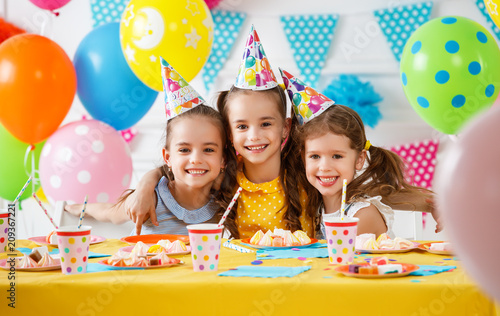 Photography n's birthday. happy kids with cake