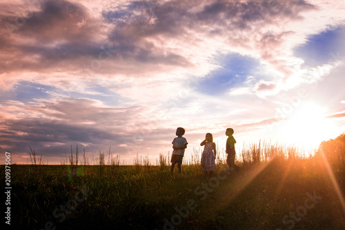 Fototapeta Naklejka Na Ścianę i Meble -  childhood sunset