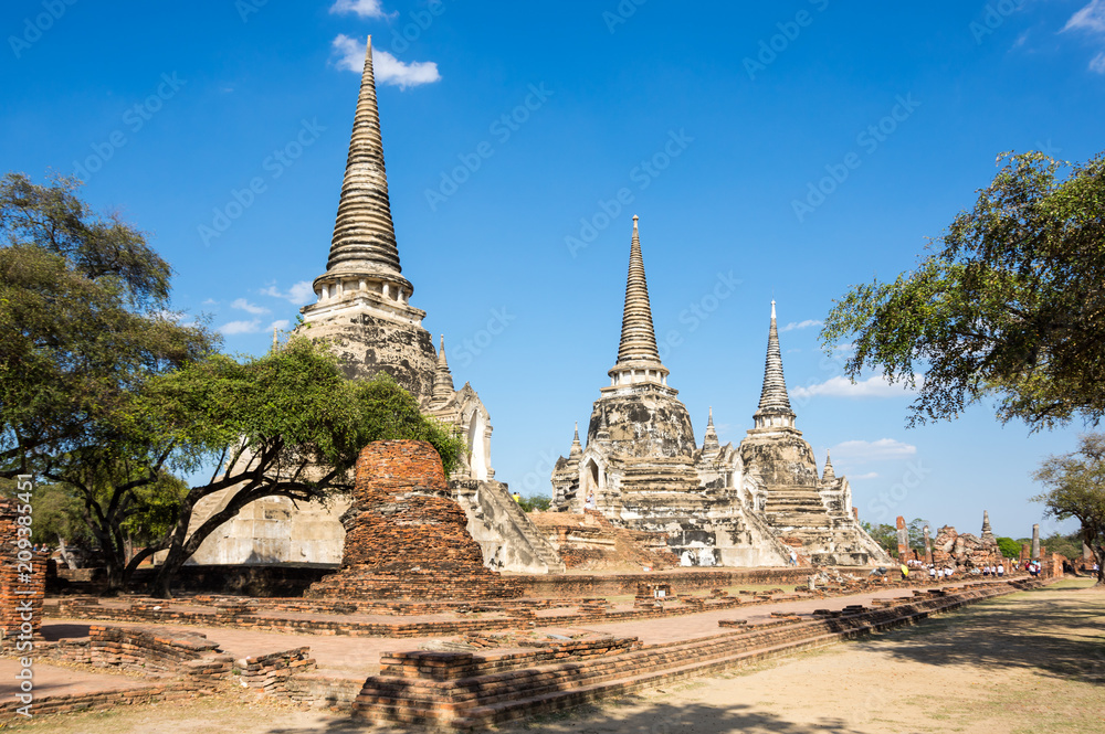 Fototapeta premium Ruins of the old city of Ayutthaya, Thailand