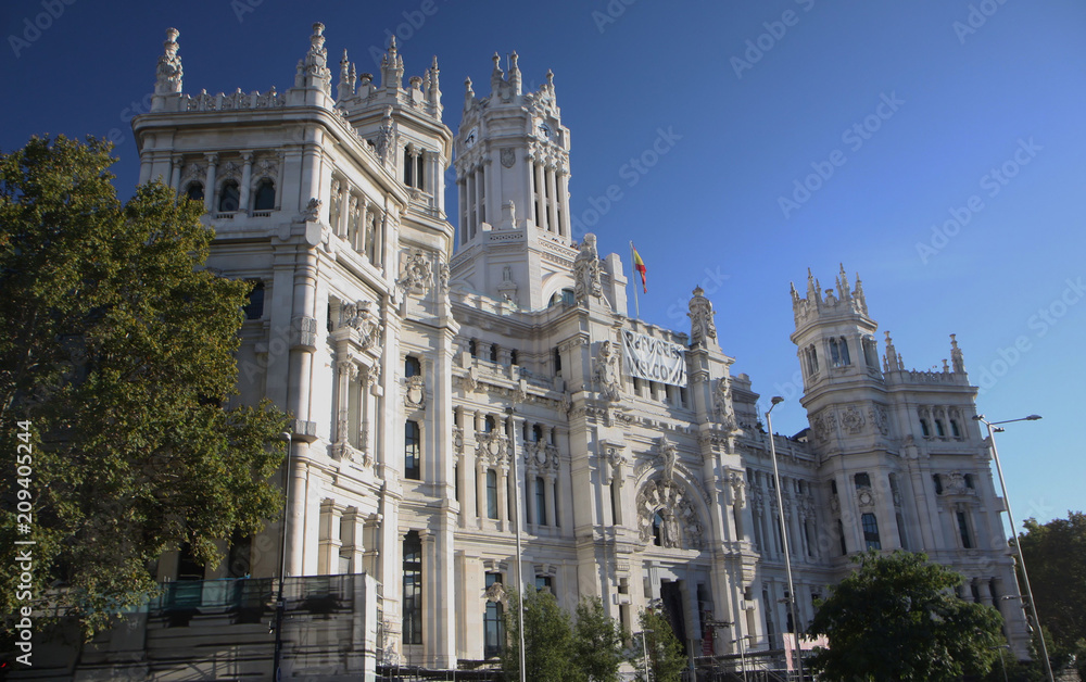 Madrid, la blancheur du palais de Cibèle
