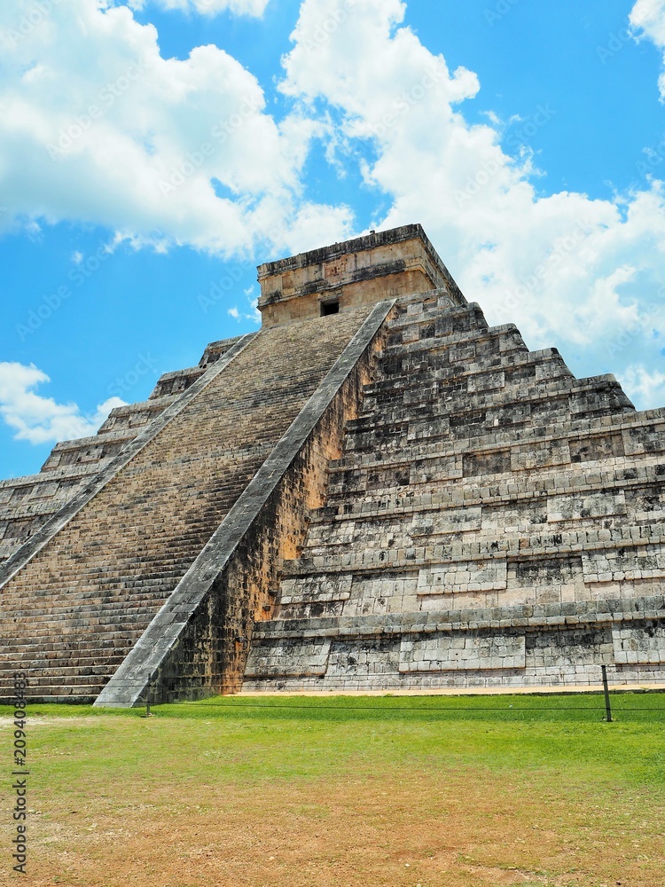 Chichen Itza ruins in Cancun Chichen Itza ruins in Cancun