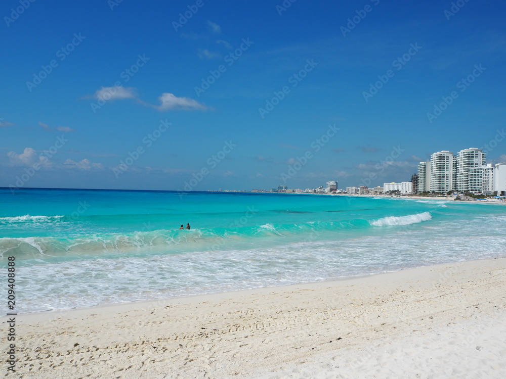 Fototapeta premium Caribbean sea in Cancun