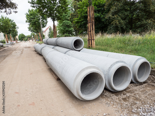 Wallpaper Mural Betonrohre zur Kanalsanierung auf der Baustelle Torontodigital.ca