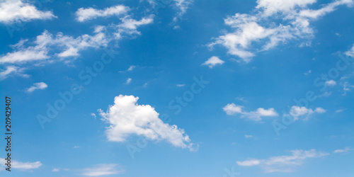 Fototapeta Naklejka Na Ścianę i Meble -  Cloudscape in sunny day of spring