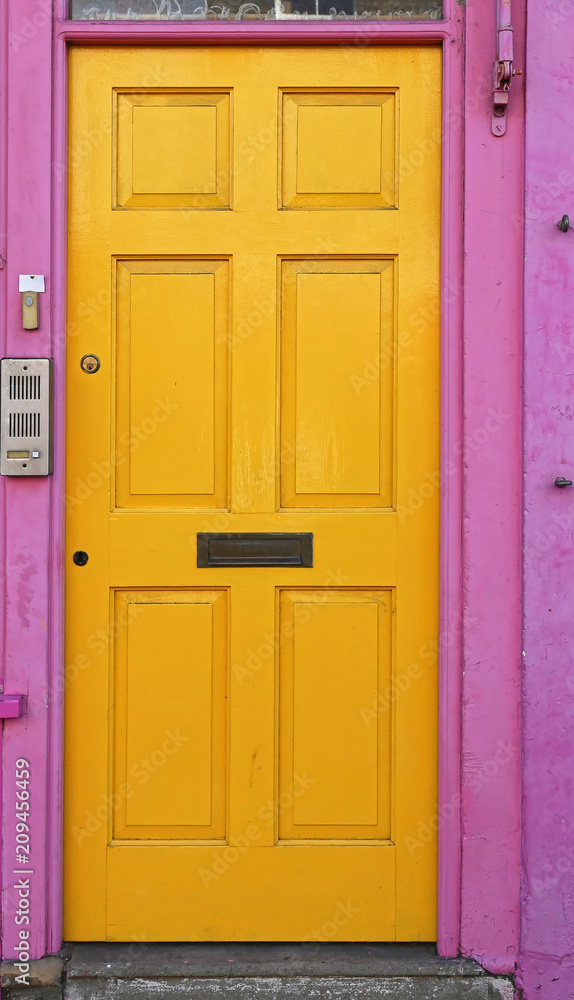Fototapeta premium Yellow Door