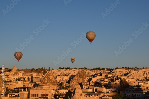 Horizont in Goreme with hot air balloons