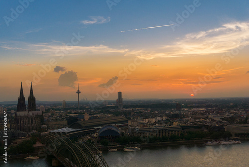 Köln am Rhein bei Sonnenuntergang  © Maglido-Photography