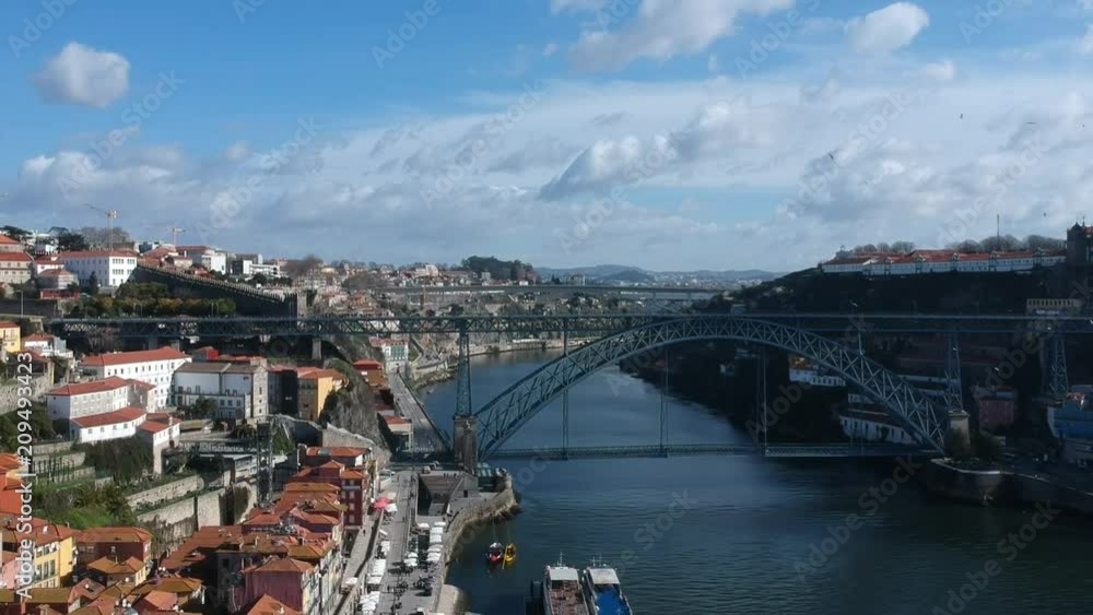 Lowering to the Ponte de D. Luis I Lowering to the Ponte de D. Luis I