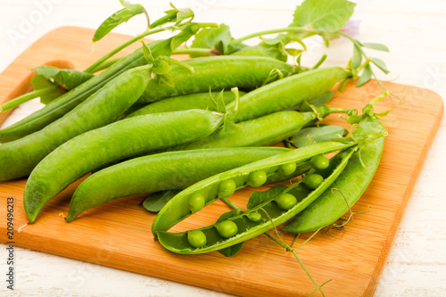 Ripe green peas