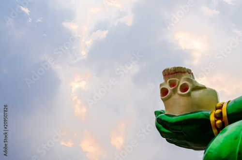 Obraz na płótnie Skull on the hand of ganesh lord in Hindu temple w salonie