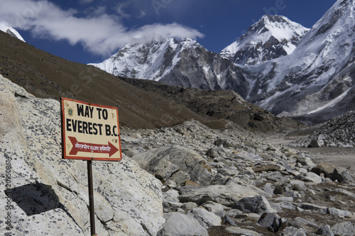 Der steinige Weg zum Mount Everest Base Camp