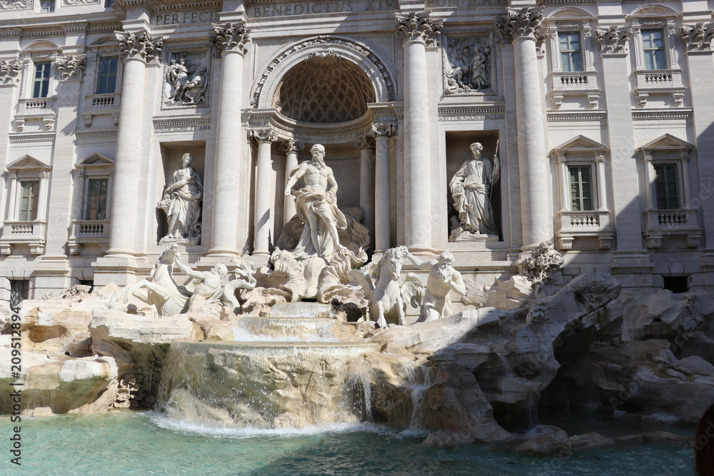 fontana di trevi in rome italy