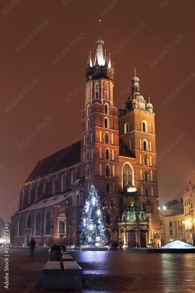 Naklejka premium Saint Mary's Church, christmas night view, Krakow, Poland