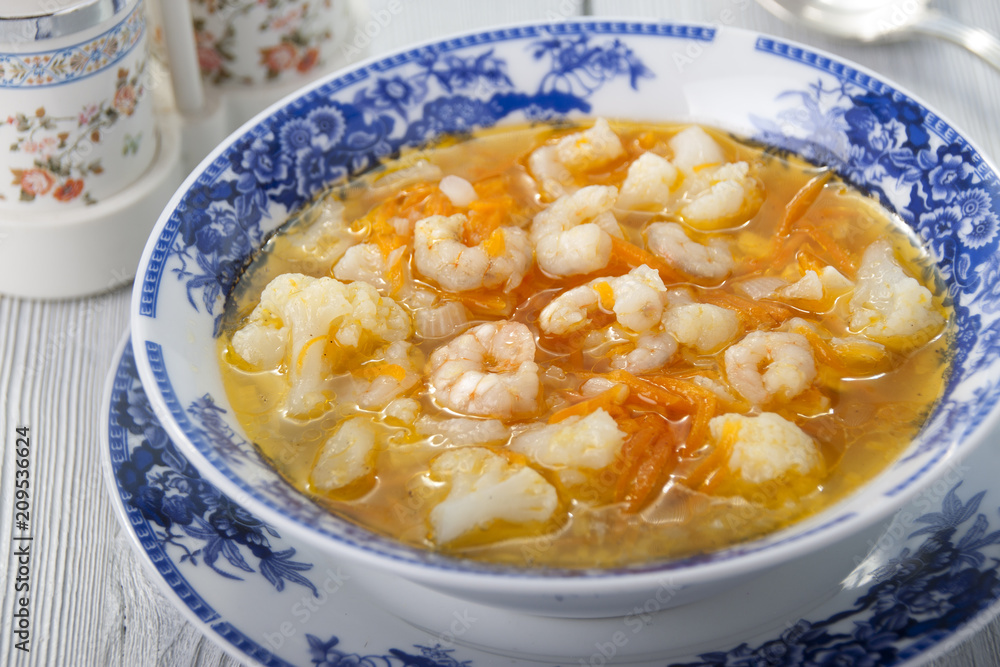 Cauliflower soup with shrimps Cauliflower soup with shrimps