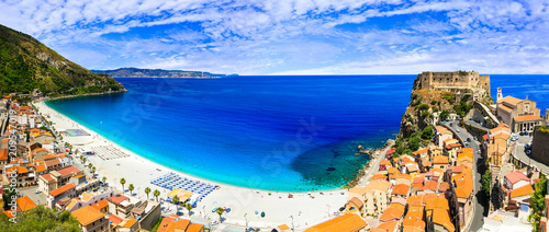 Fototapeta Naklejka Na Ścianę i Meble -  Italian summmer holidays. beautiful beaches and towns of Calabria - Scilla