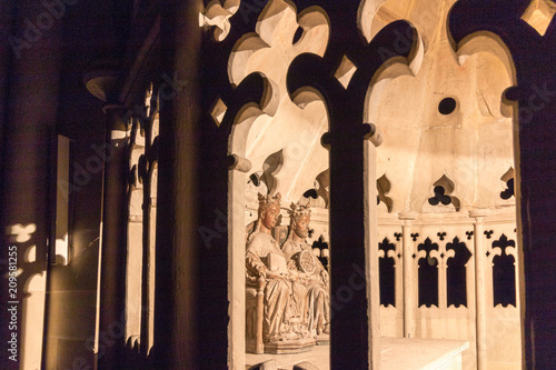 Das Königspaar Editha und Otto im Dom, Magdeburg photo